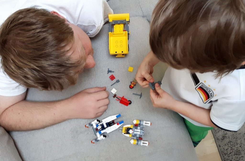 12von12 - Juni - Lego spielen