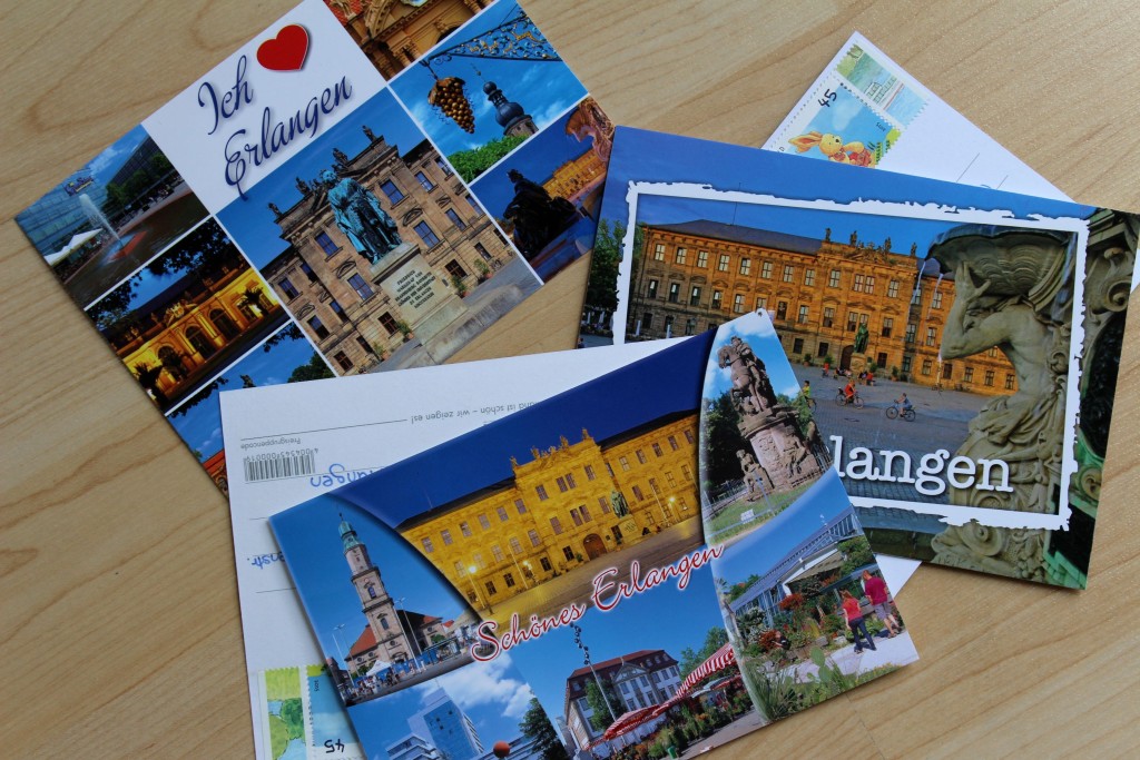 Schreibt denn noch jemand Postkarten? Mama geht online